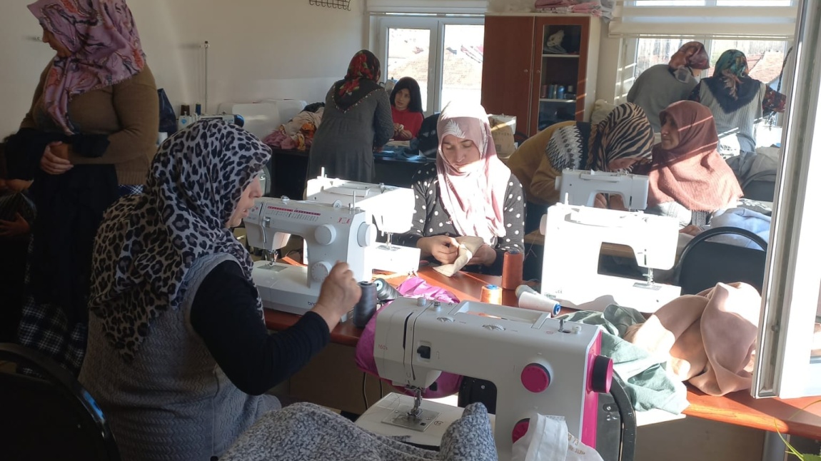 Sulusaray Halk Eğitimi Merkezi Gazze'ye yardım